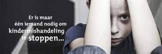 Foto van een angstig kijkend kind met de tekst 'Er is maar één iemand nodig om kindermishandeling te stoppen'